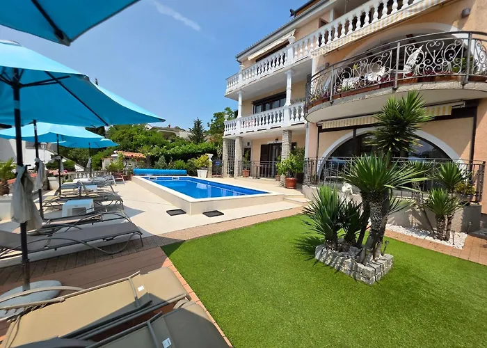 Fuer 2-3 Personen Mit Balkon Und Gemeinschaftspool By Interhome شقة *