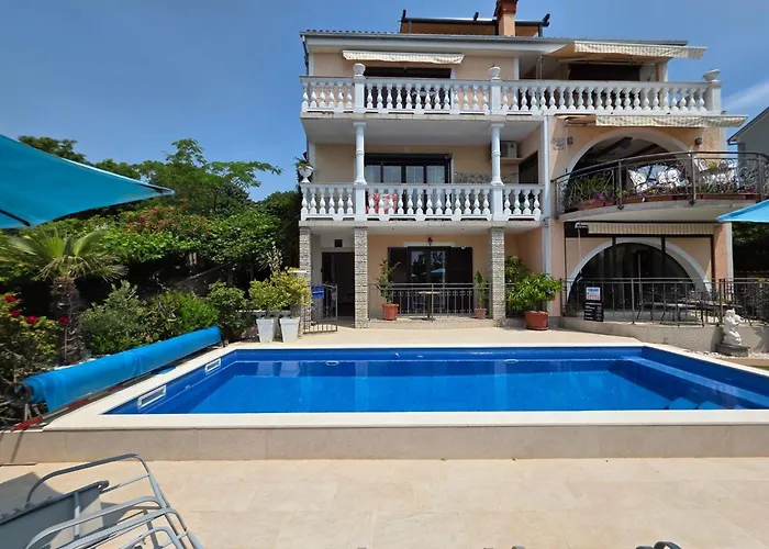 Fuer 2-3 Personen Mit Balkon Und Gemeinschaftspool By Interhome *