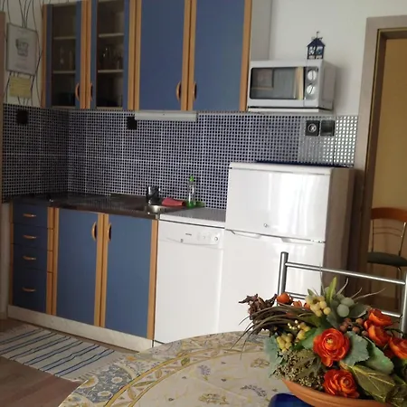 Fuer 2-3 Personen Mit Balkon Und Gemeinschaftspool By Interhome Διαμέρισμα