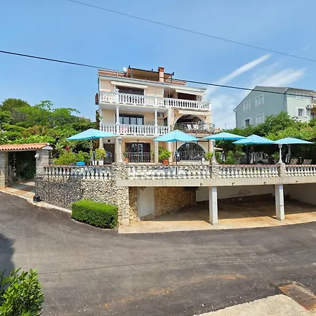 Fuer 2-3 Personen Mit Balkon Und Gemeinschaftspool By Interhome * Novi Vinodolski