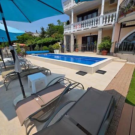 Appartement Fuer 2-3 Personen Mit Balkon Und Gemeinschaftspool By Interhome Novi Vinodolski