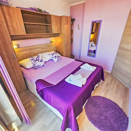 Fuer 2-3 Personen Mit Balkon Und Gemeinschaftspool By Interhome *