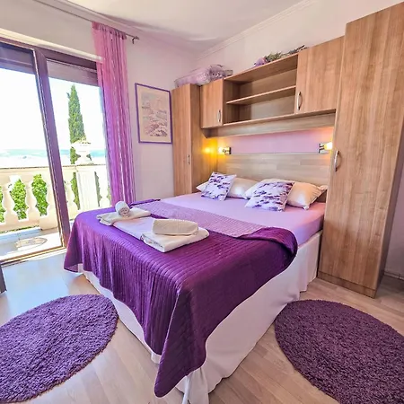 Fuer 2-3 Personen Mit Balkon Und Gemeinschaftspool By Interhome *