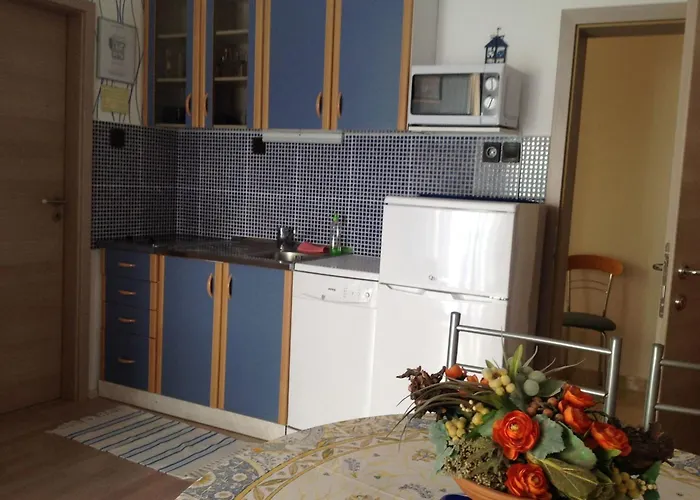 Fuer 2-3 Personen Mit Balkon Und Gemeinschaftspool By Interhome 아파트